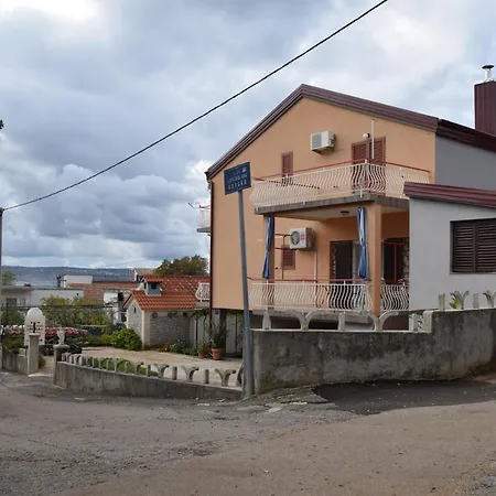 And With Parking Space - Paklenica - 6594 게스트하우스