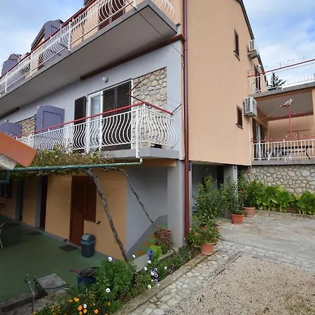 And With Parking Space - Paklenica - 6594 게스트하우스