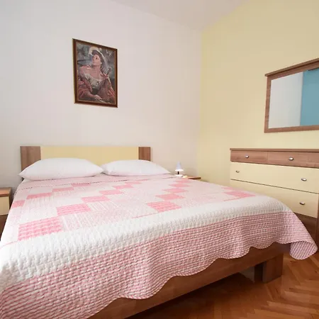 And With Parking Space - Paklenica - 6594 게스트하우스 3*
