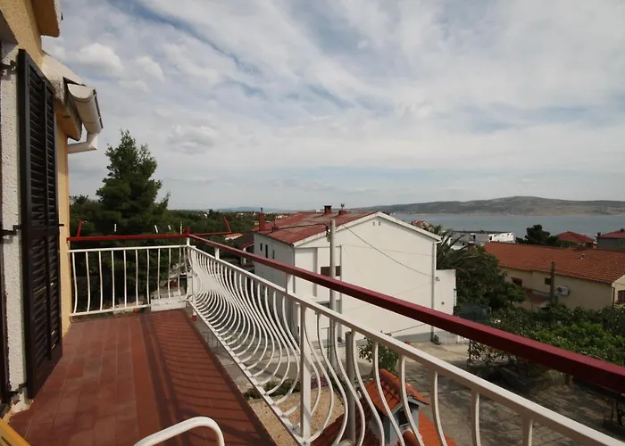 Гостевой дом And With Parking Space Starigrad, Paklenica - 6594 Стариград-Пакленица